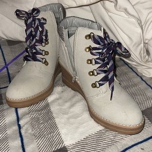 Wedge heel Ankle booties